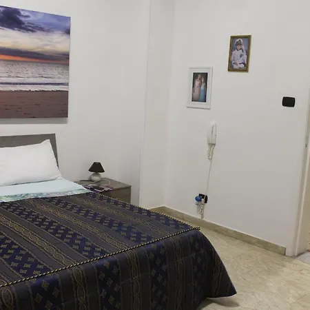 Carlo V - Via Buccarella 19 - 25 Apartment
